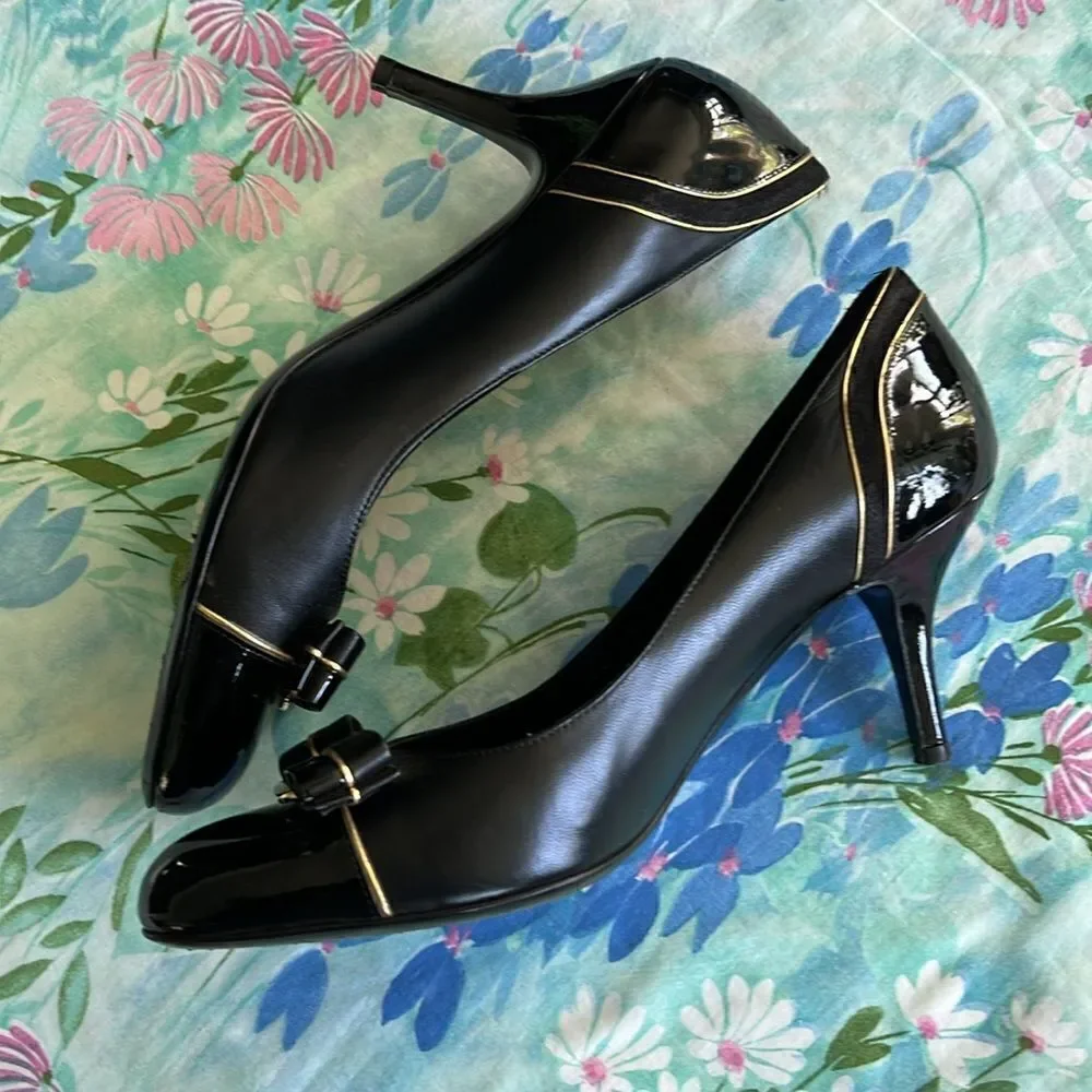 Salvatore Ferragamo Mixed Leather Heels - 9B